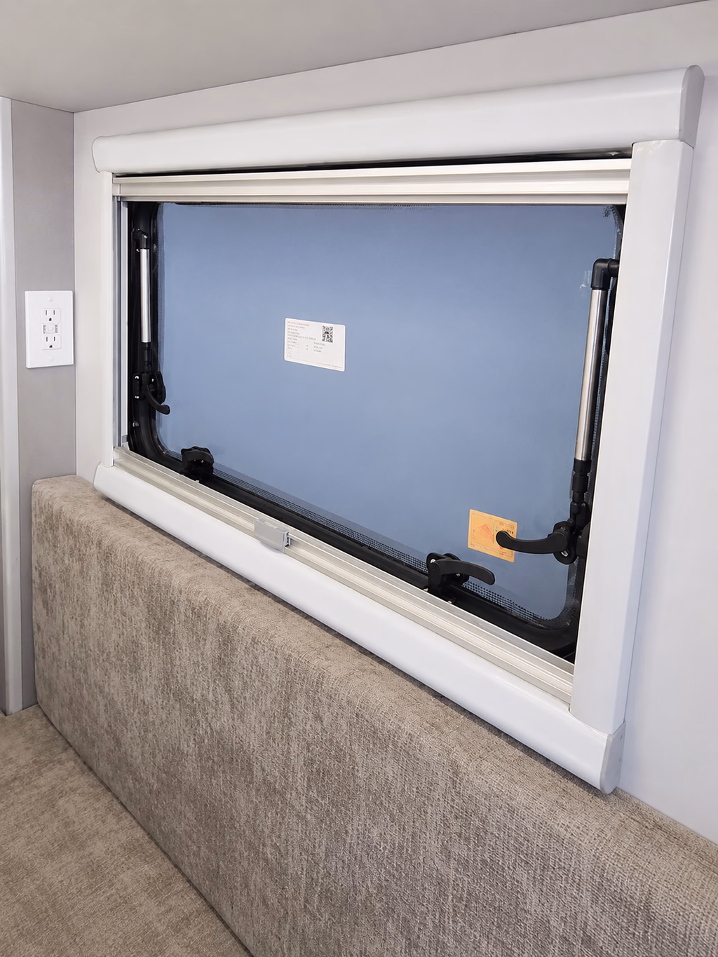 Sanjo windows and door