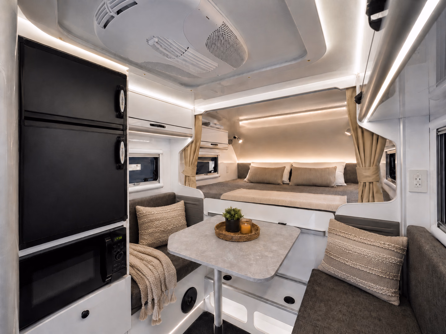 Interior layout of the Kalowen 250 truck camper